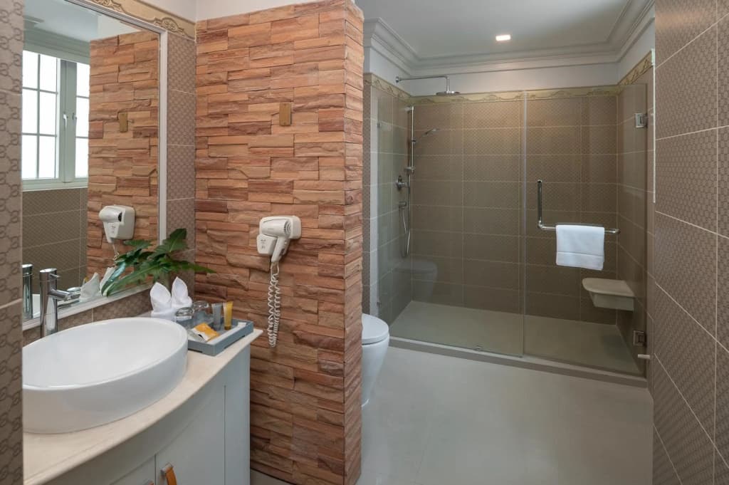 Kingston Suites  - photo 38