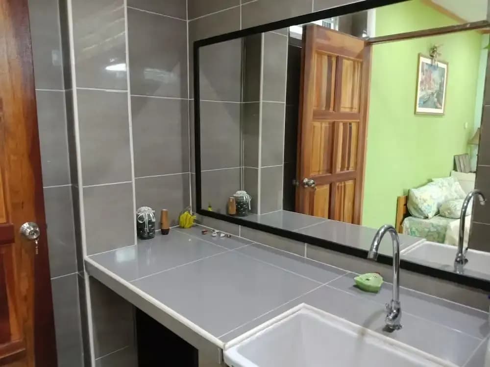 Merdeka Guest House - photo 10