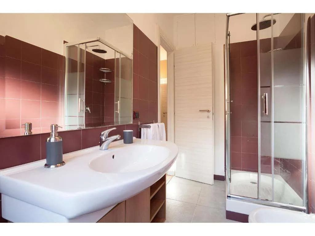 Alex's Guest House - photo 13