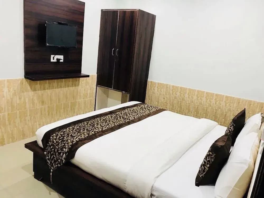 Hotel Noble Deluxe - photo 3