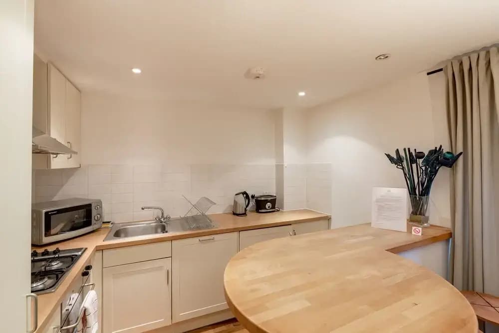 Silver Lining - Grassmarket Apartments - photo 13
