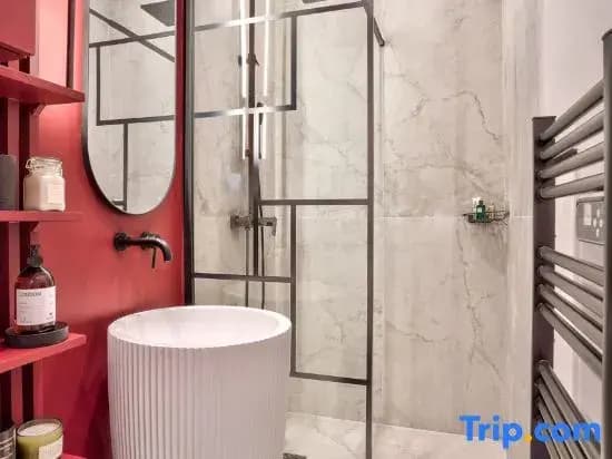 NEW! Eiffel Tour Splendid 2BR apt in Paris - photo 9