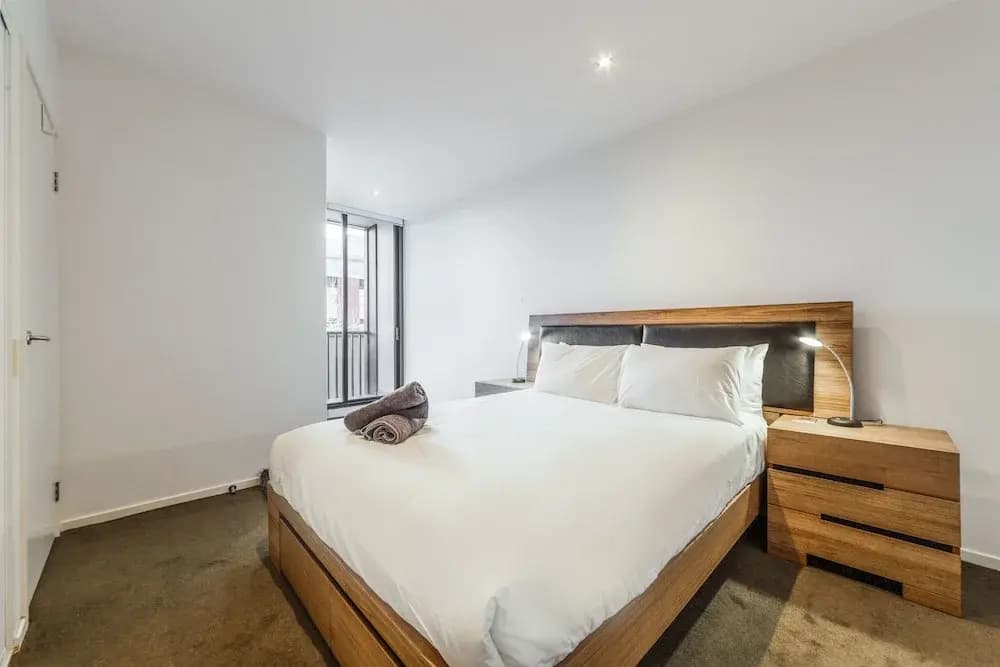 Stylish 2 bed 2 bath parking wifi pool - photo 4