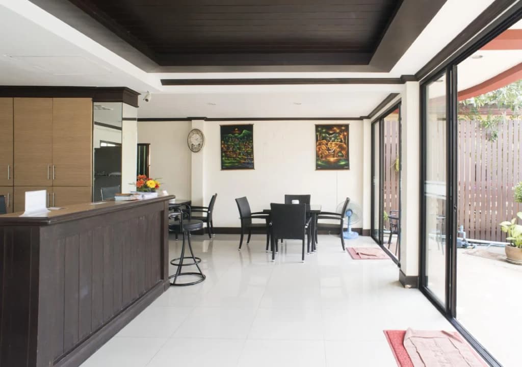 Paripas Express Hotel Patong - photo 2