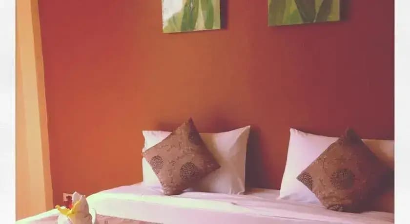 Riley's Guest House - photo 8
