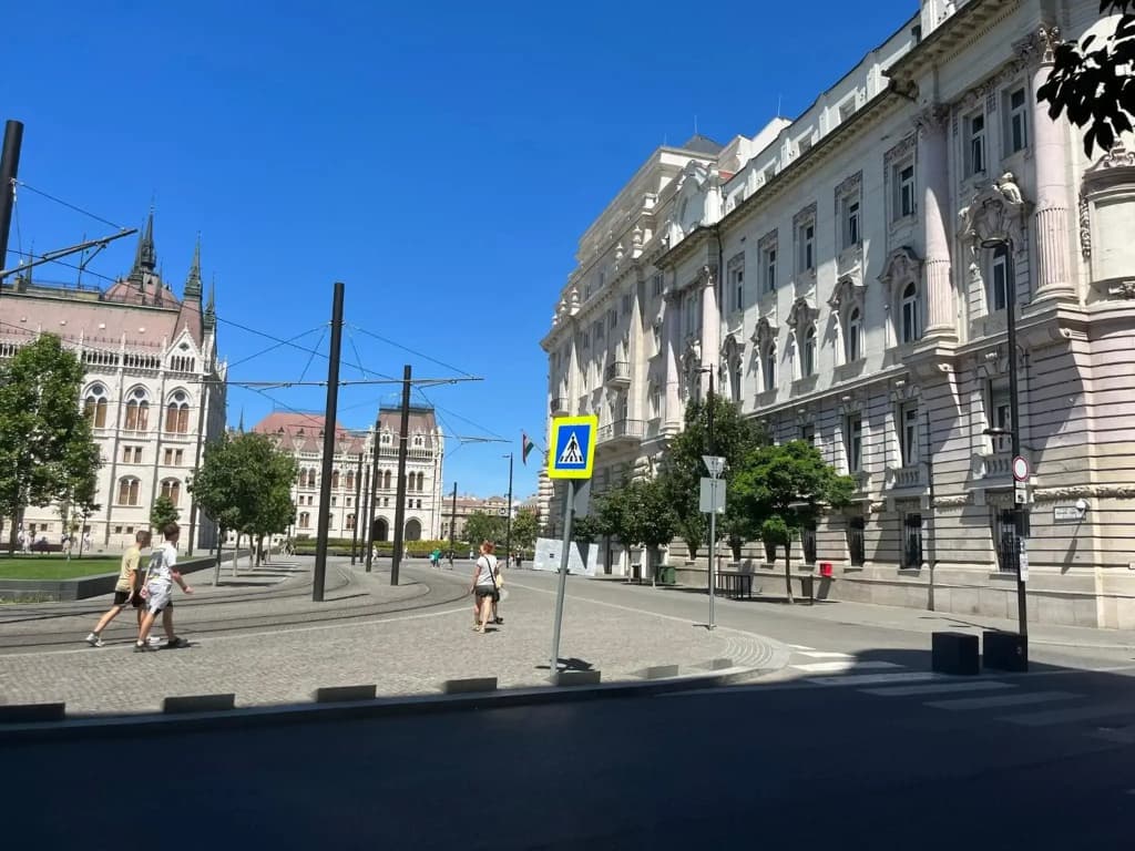 Academy Home - Elegant place next to the Parliament - photo 1