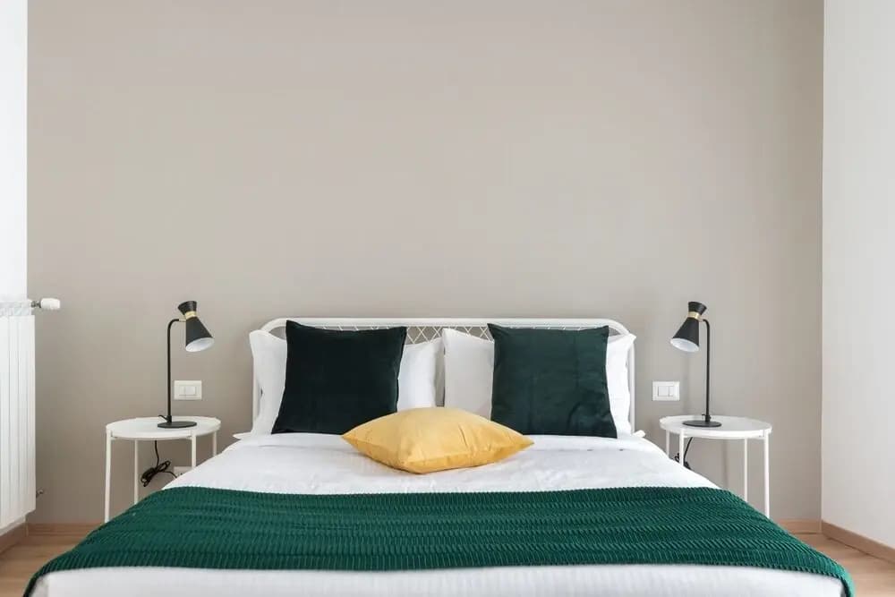 Modern Trendy Flat Well Connected W/vatican - photo 6