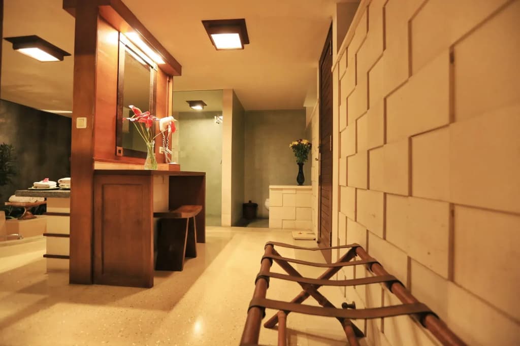 The Sanyas Suite - photo 29