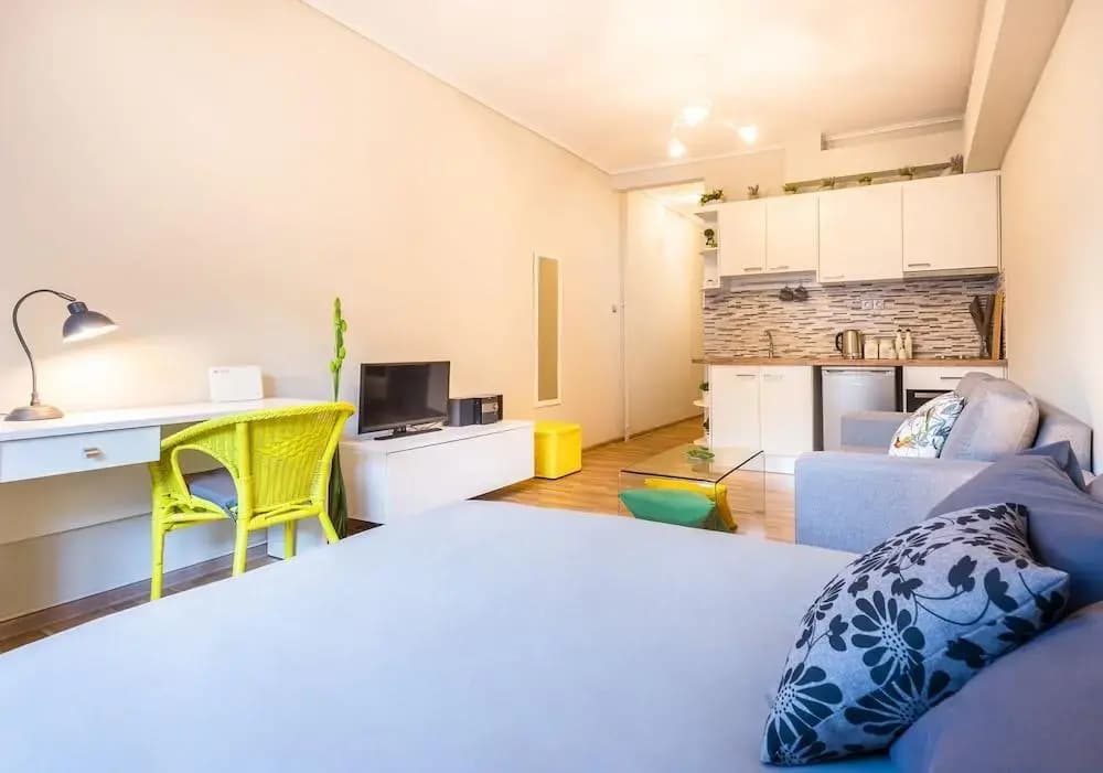Exceptionally located studio apartment - photo 4