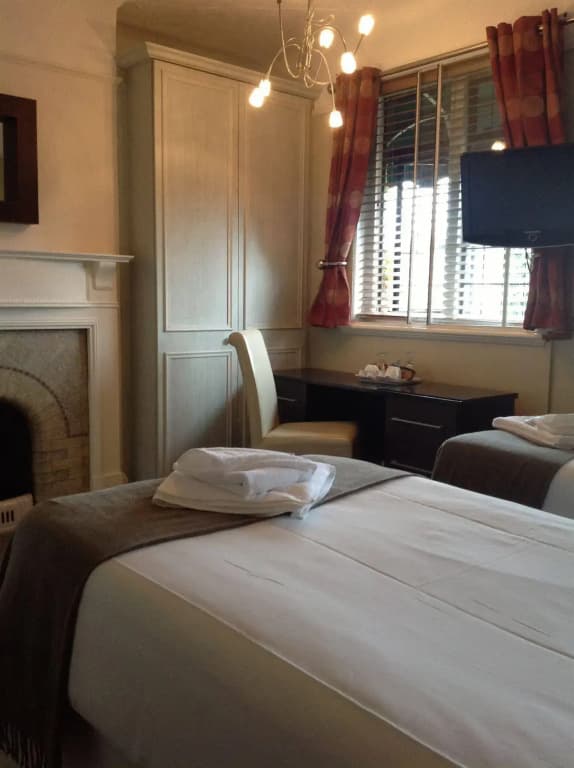 Oak Lodge Hotel - photo 4