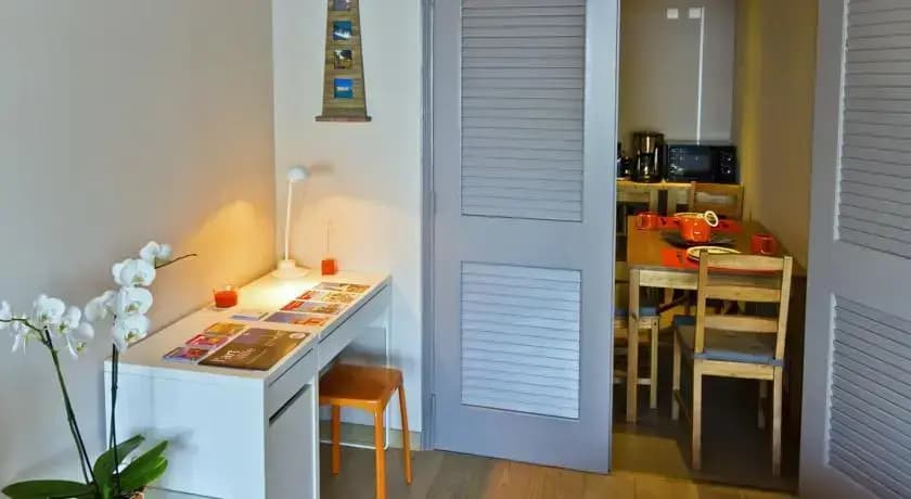 Spacious Studio Right @ The Beach - photo 1