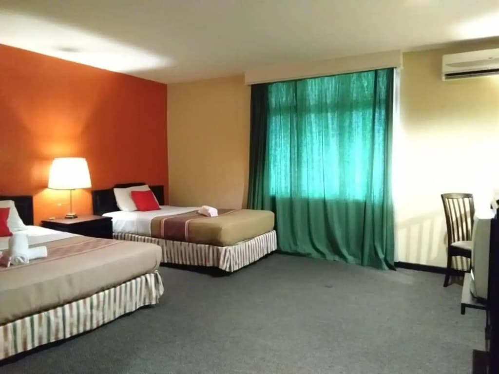 Lipis Centrepoint Hotel & Apartment - photo 4