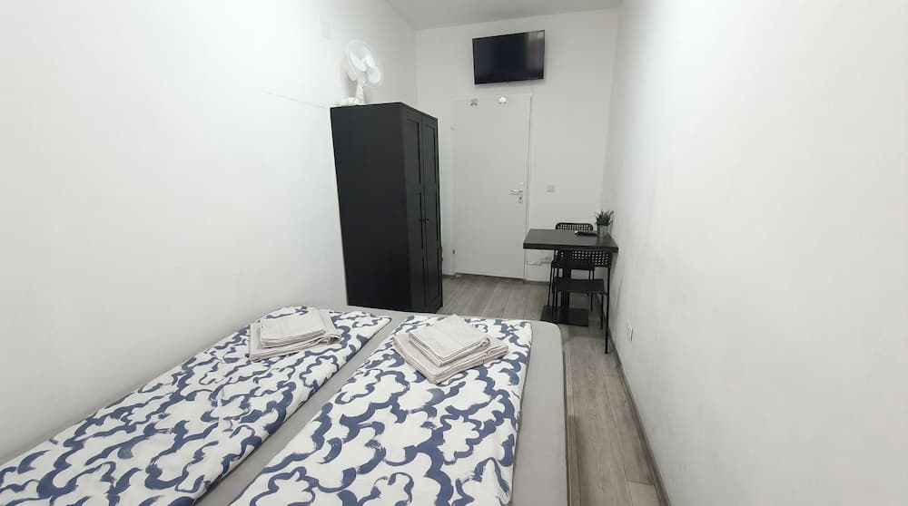 Quick Access to Vienna Center - Simple Private Rooms with WIFI - photo 7