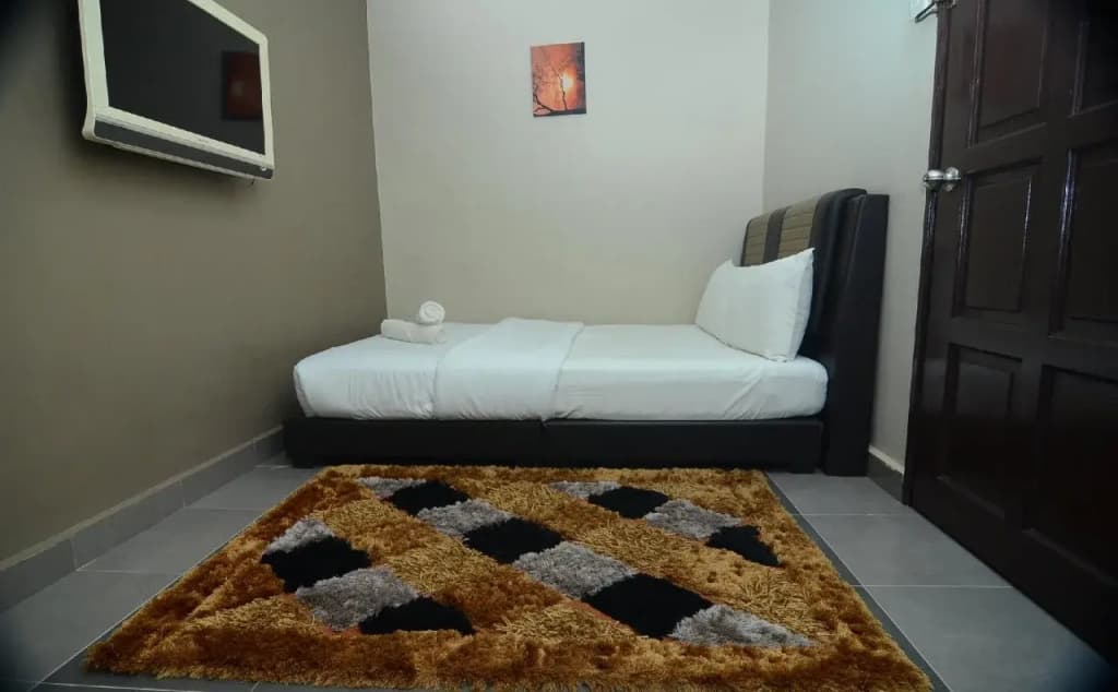 Amt Budget Hotel - photo 6