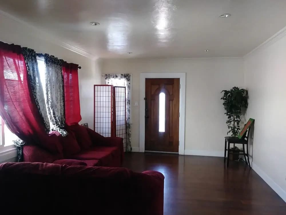 SleepCheap BnB - photo 7