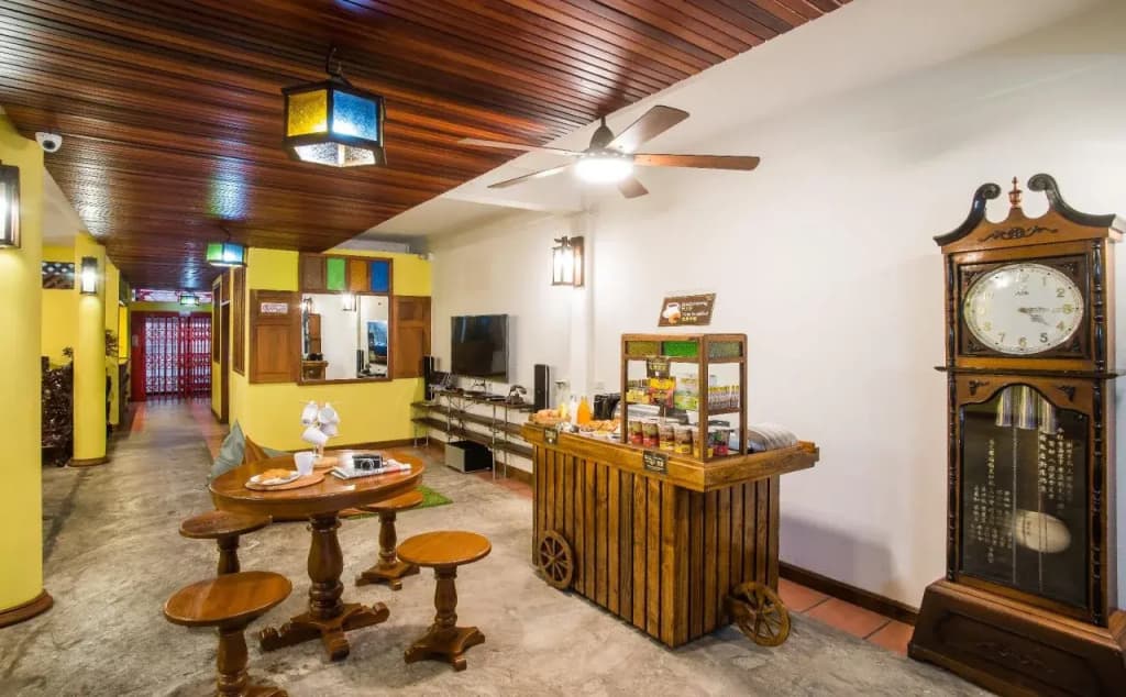 Banthat Thong Hostel - photo 17