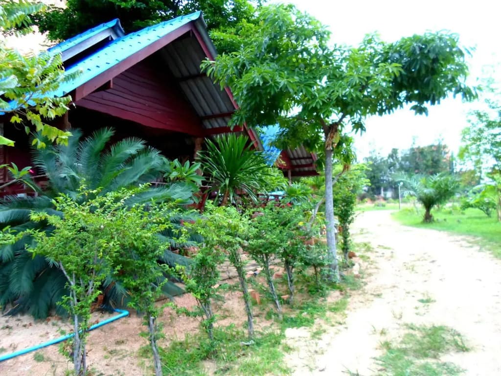 Bangrak Bungalow - photo 7