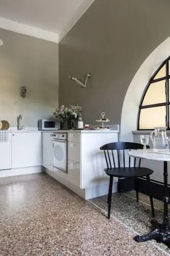 Garibaldi Suites Apartment - photo 8