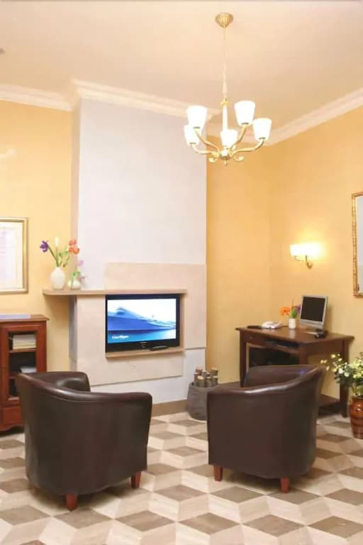 The Five Oscars Inn - photo 5