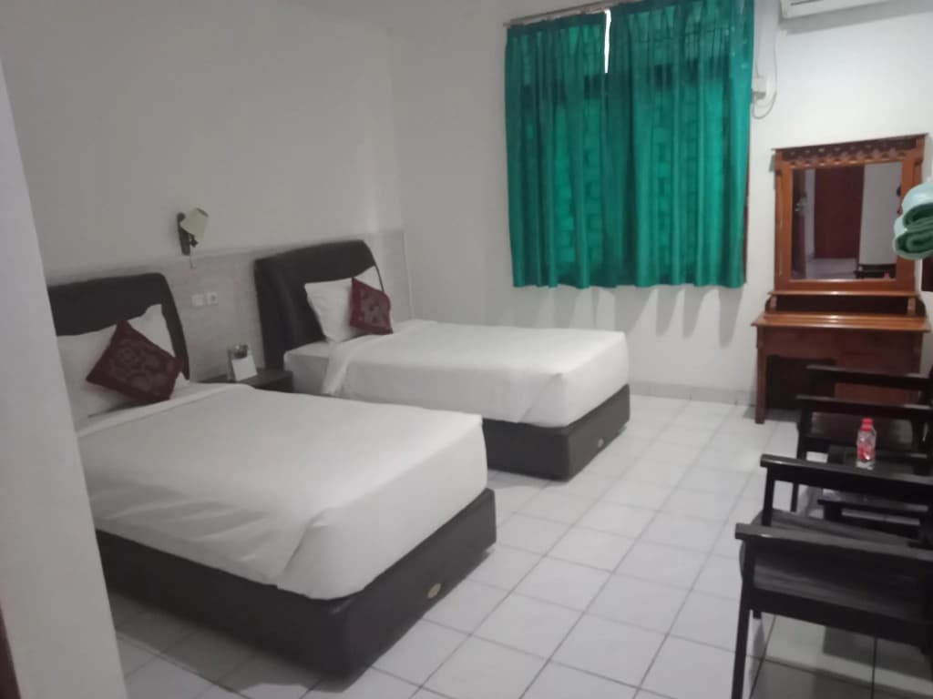 Hotel Huswah - photo 4