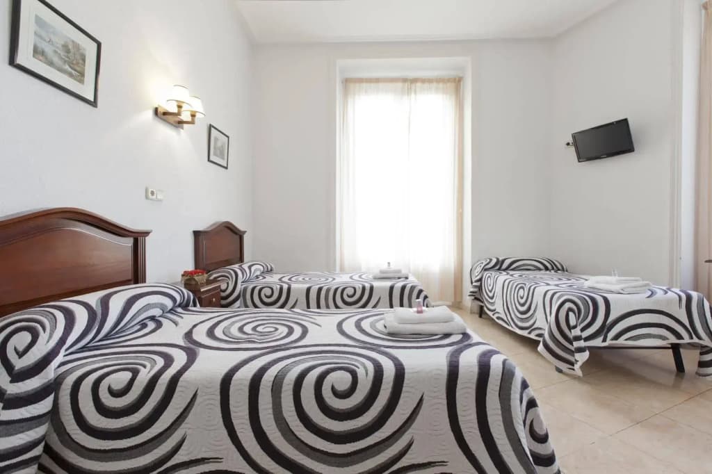 Hostal Condestable - photo 6