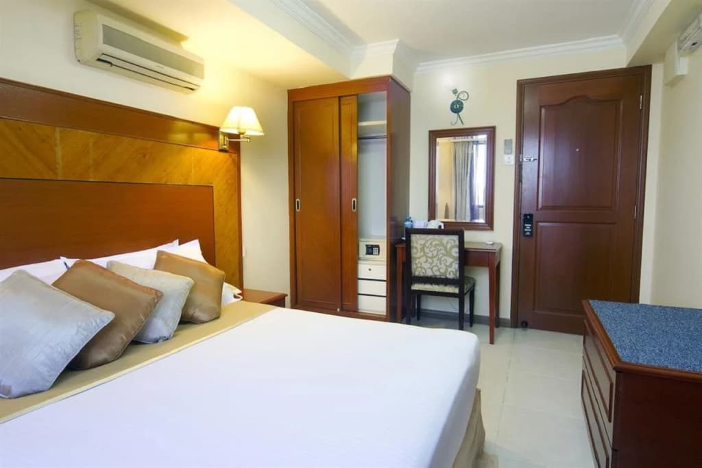 Mookai Hotel - photo 2