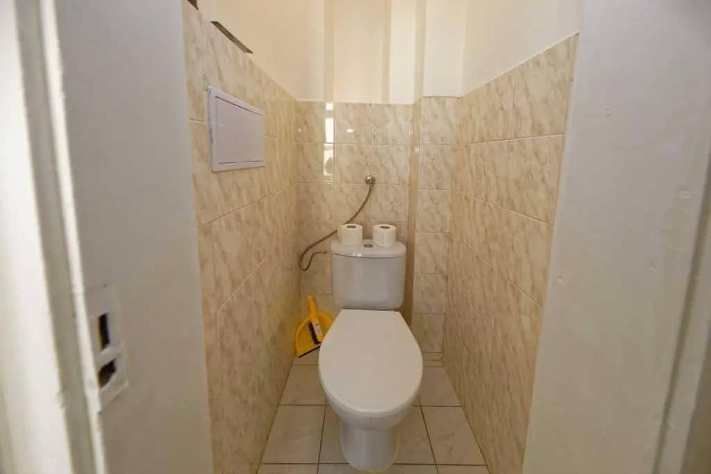 Peter's Tower Apartments - photo 8