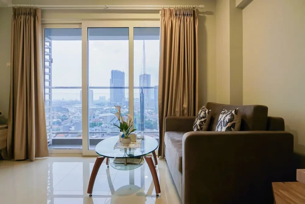 Modern 2BR Apartment at Maqna Residence - photo 6