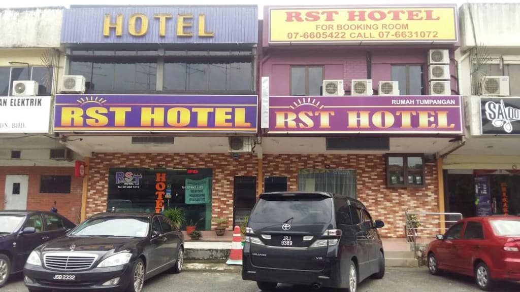 RST Hotel - photo 1