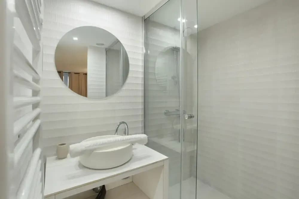 Modern Apartment 2 Bedrooms - Center of Paris - photo 6