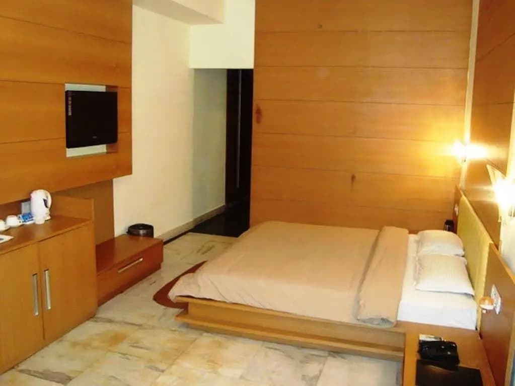 Hotel Chanson Grand Westend - photo 3