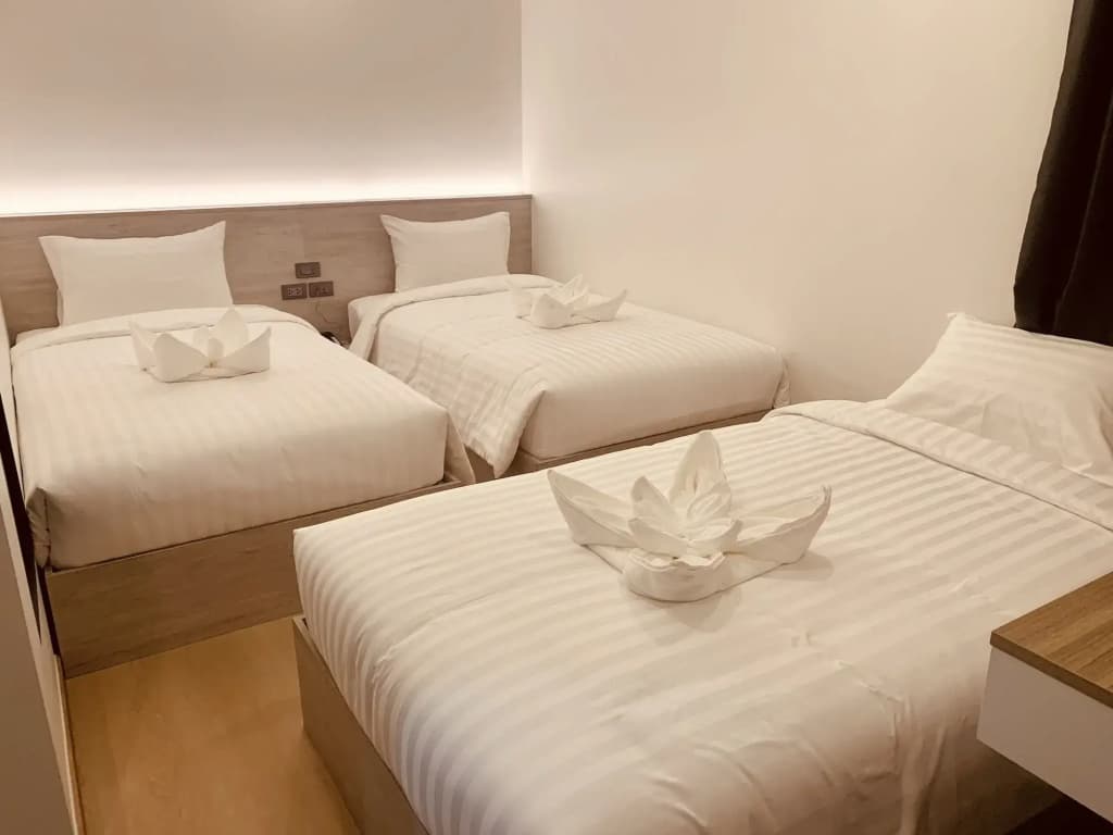 Thana Wisut Hotel - photo 2