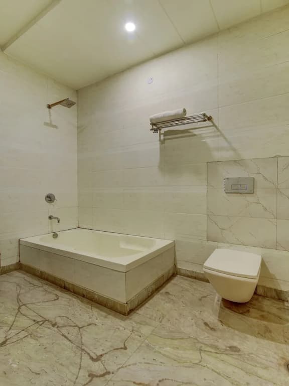 OYO Townhouse 281 Harsh Vihar Near M2K Cinemas Rohini - photo 10