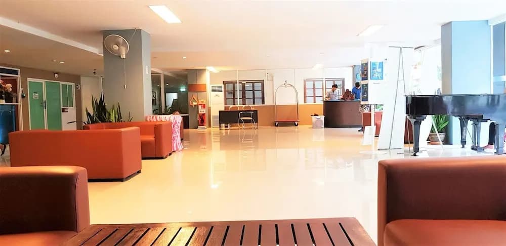 Plaza Residence Jomtien Beach - Large Studio Condo - main photo