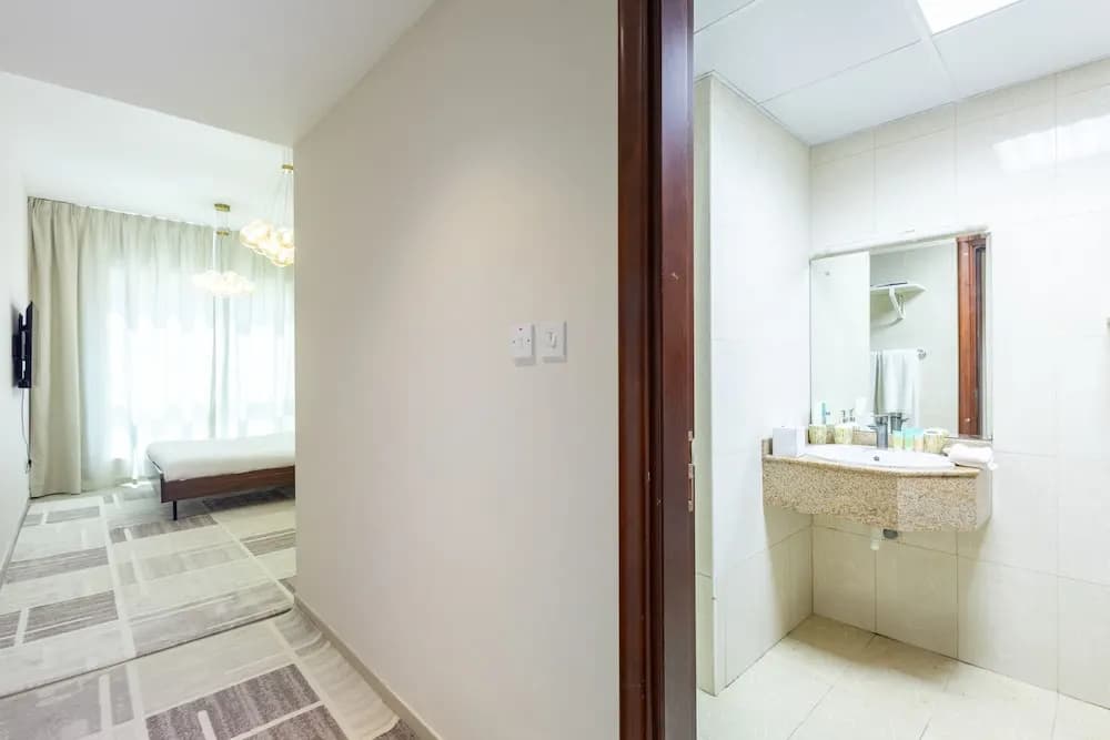 SuperHost - Tranquil Oasis in the Heart of Dubai Lakepoint N2 - photo 7