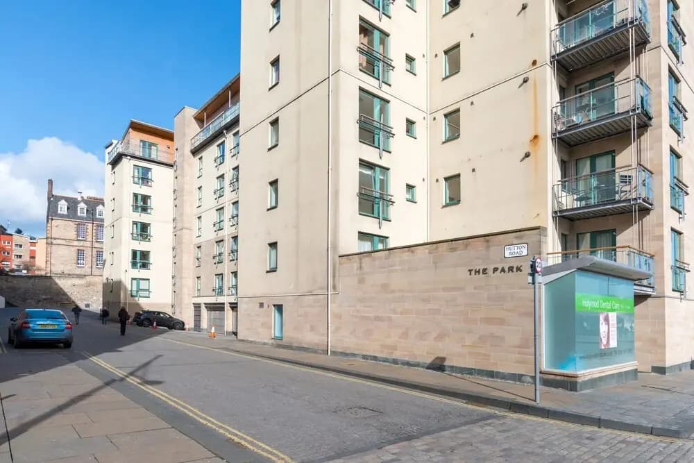 Quirky 1 Bedroom Apartment Next to Holyrood Palace - photo 40