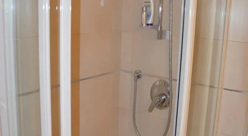 Artist Apartment - photo 15