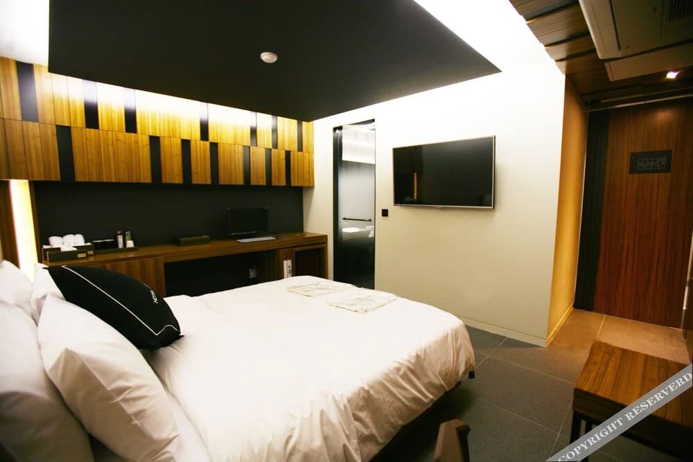 Form Hotel - photo 1