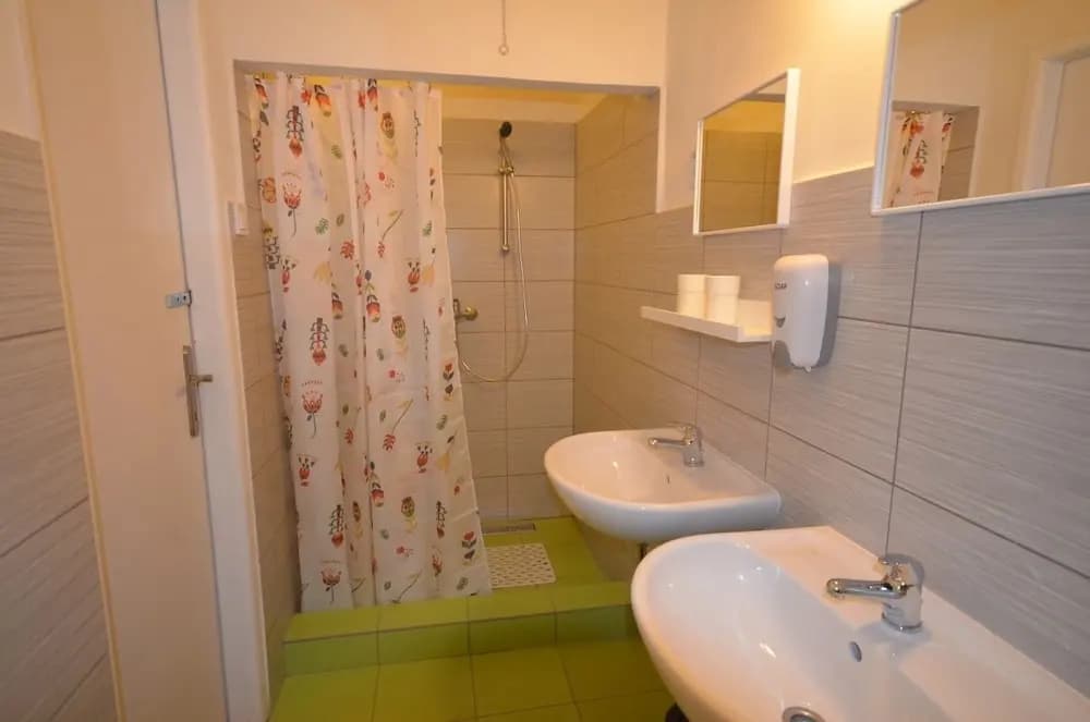 Travel & Joy Hostel - photo 10