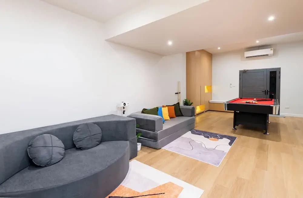 Luxury 5BR Poolhouse & Theater - 2mins to BTS - photo 11