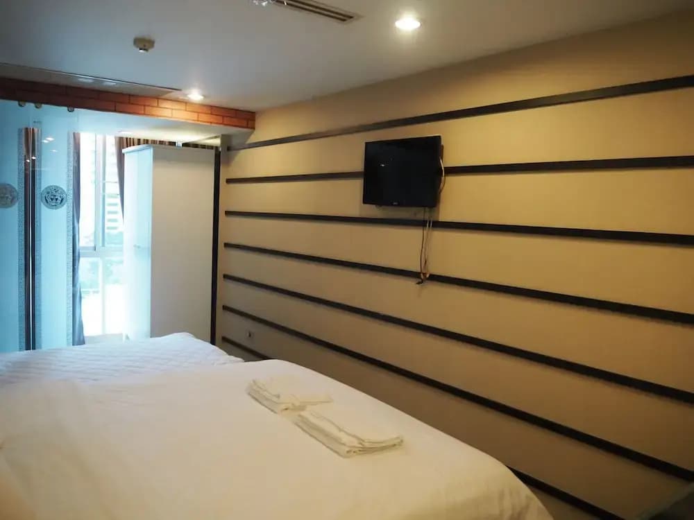 7B - 5 Bedroom Downtown Penthouse With Shared Pool - photo 3