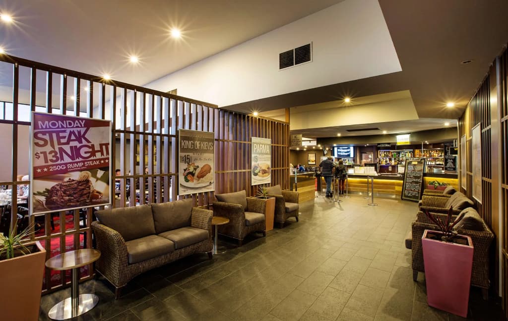 Nightcap at Keysborough Hotel - photo 17