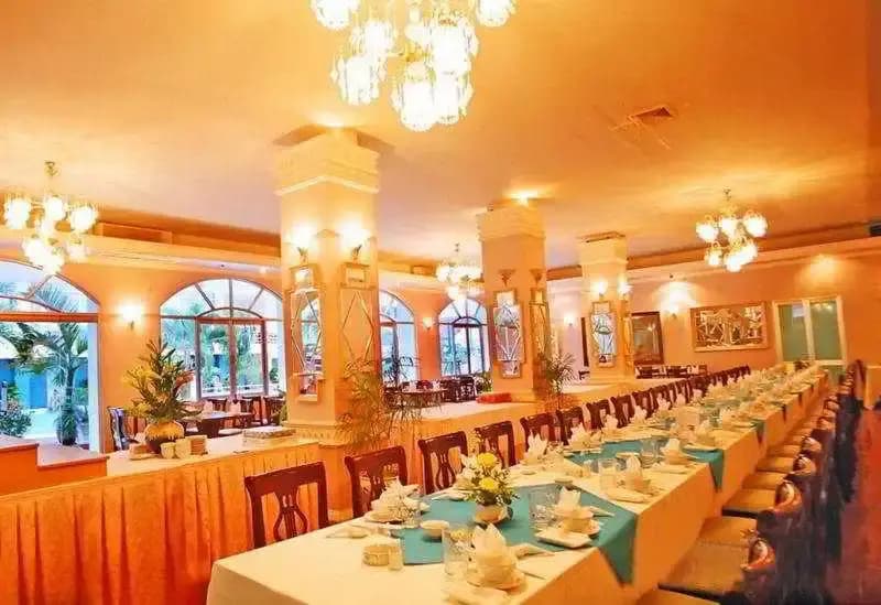 Que Huong Hotel - photo 9