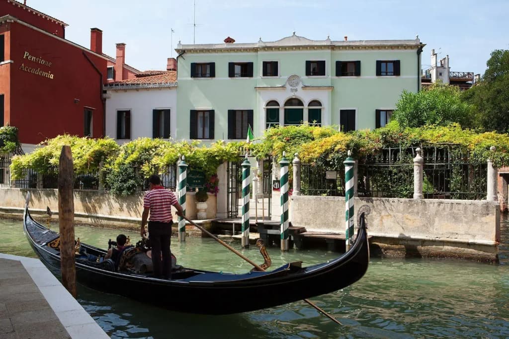 Pensione Accademia - Villa Maravege - photo 16
