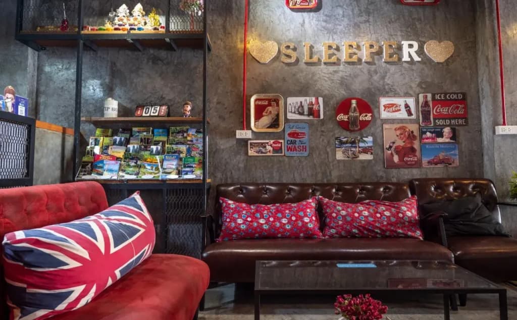 Sleeper Hostel - photo 2