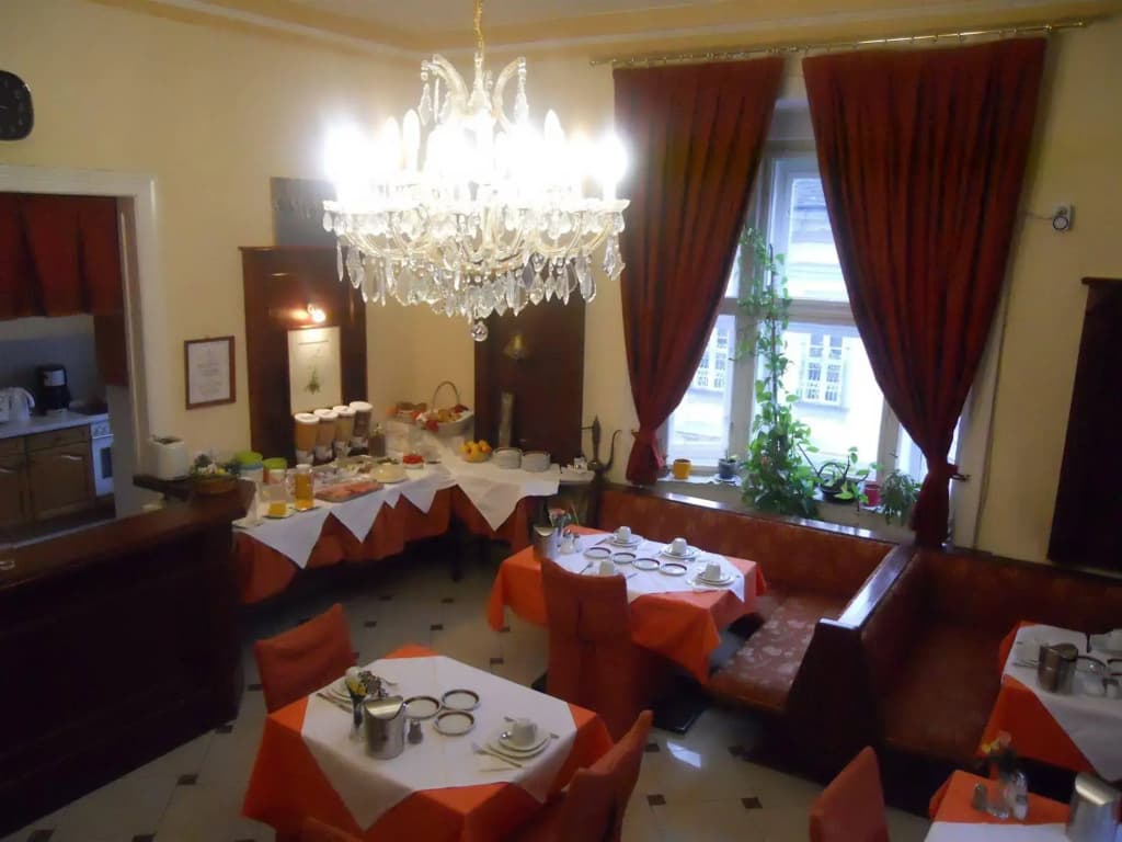 Hotel Pension Stadtpark - photo 10