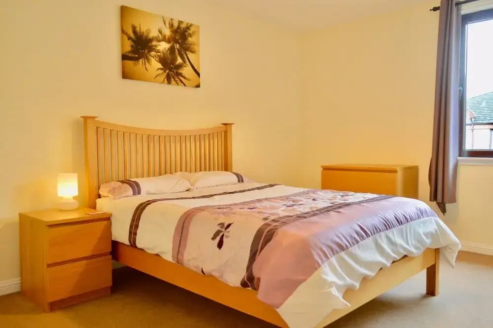 2 Bedroom Flat In Edinburgh - photo 4