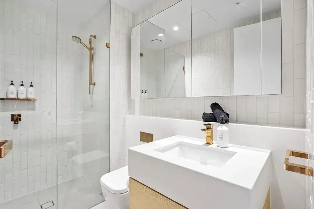 Luxuria Apartments - Collins House - photo 10