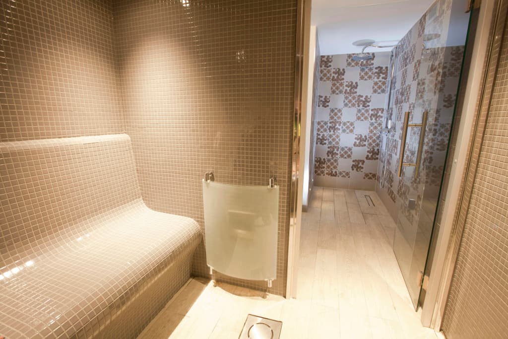 Dorsett Shepherds Bush - photo 40