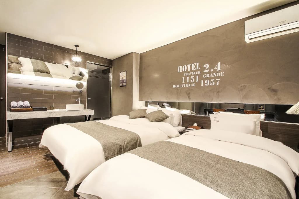 Hotel 2.4 - photo 2